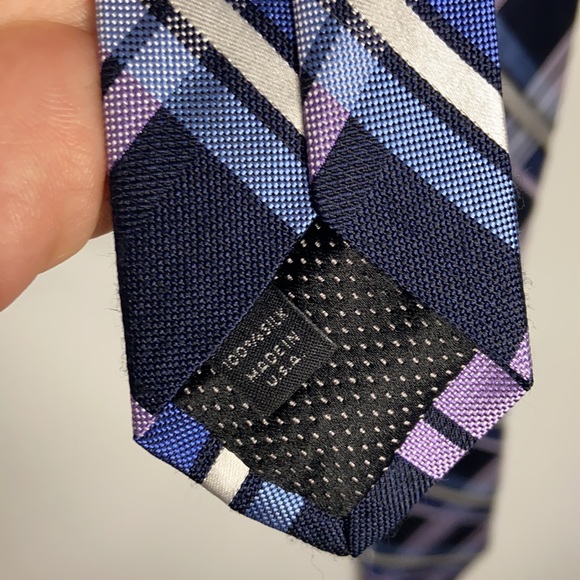 Michaels Kors 100% Silk Geometric Tie - Picture 6 of 9